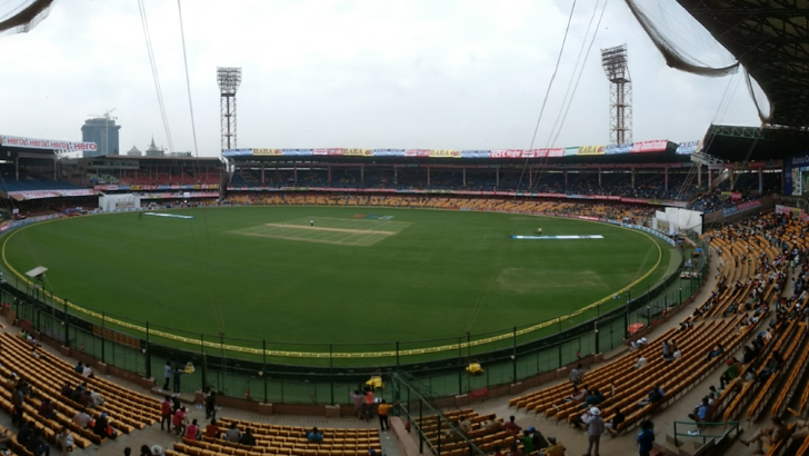 https://salarnews.in/public/uploads/images/newsimages/maannewsimage18012026_235742_Chinnaswamy stadium.png